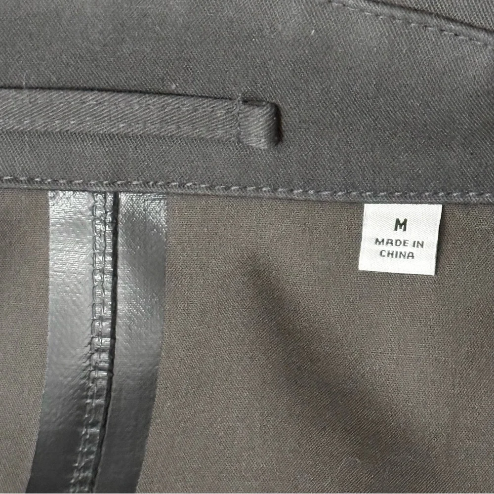 Uniqlo U Lemaire BlockTech Short Half Coat Men's
Medium Waterproof Raincoat - Picture 5 of 8